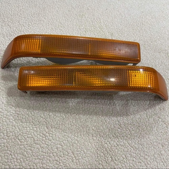 Chev S10 Sonoma Blazer GMC Jimmy OEM Turn Signal Park Lights Lamp Lens 16524255 - Picture 2 of 11